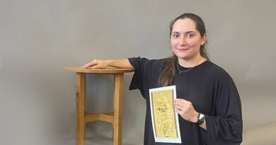 Выпускница столярной школы Полтавцева Софи и её столик